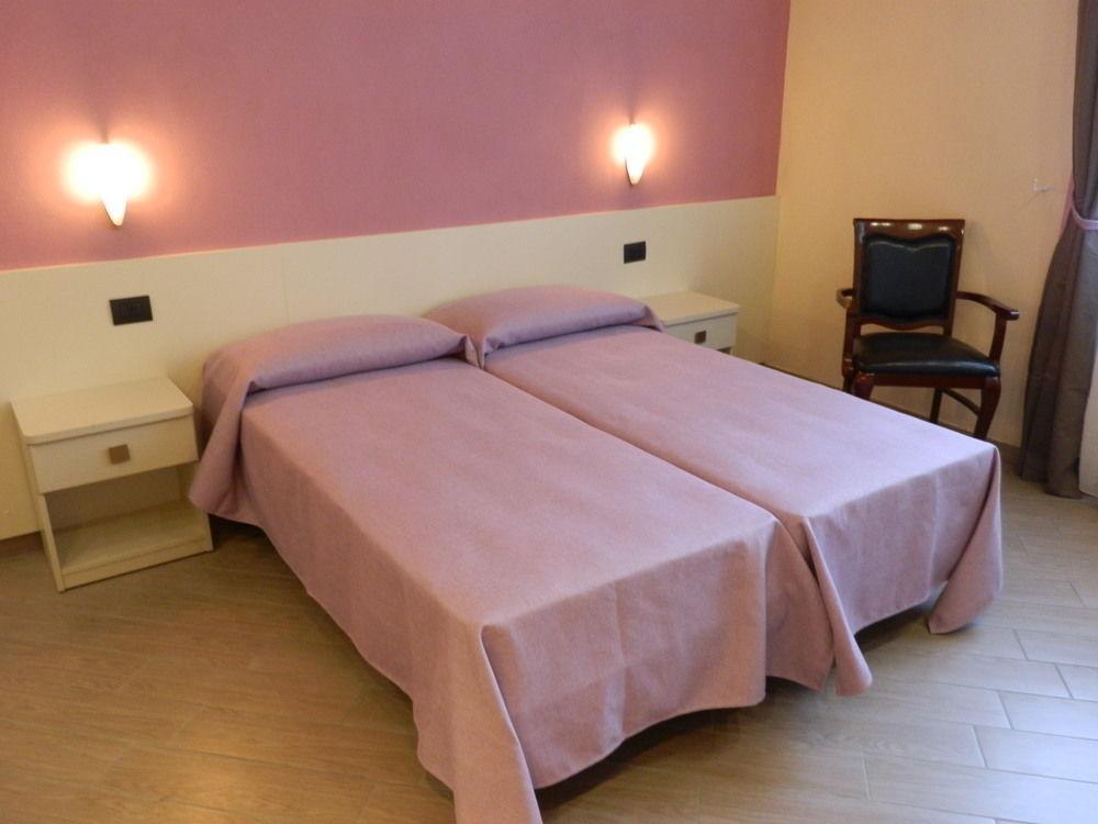Affittacamere Serena Piacenza Buitenkant foto